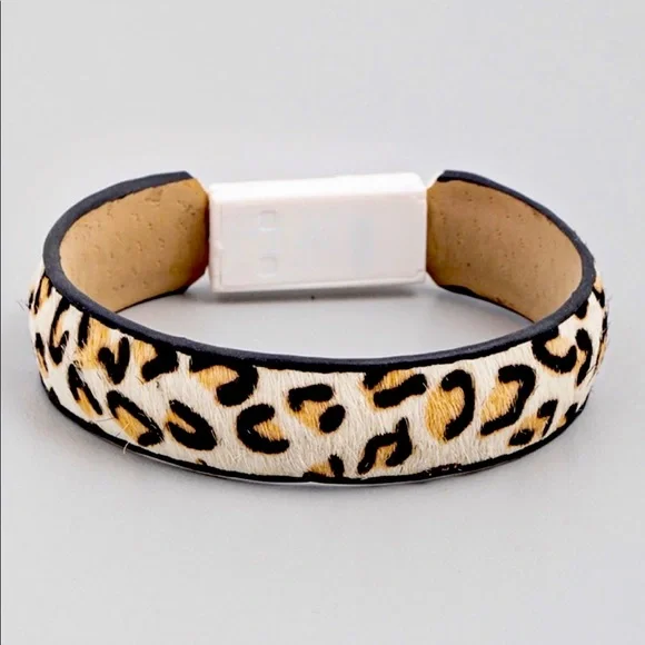 Leopard Print Bracelet Lightning Charger - Picture 1 of 3